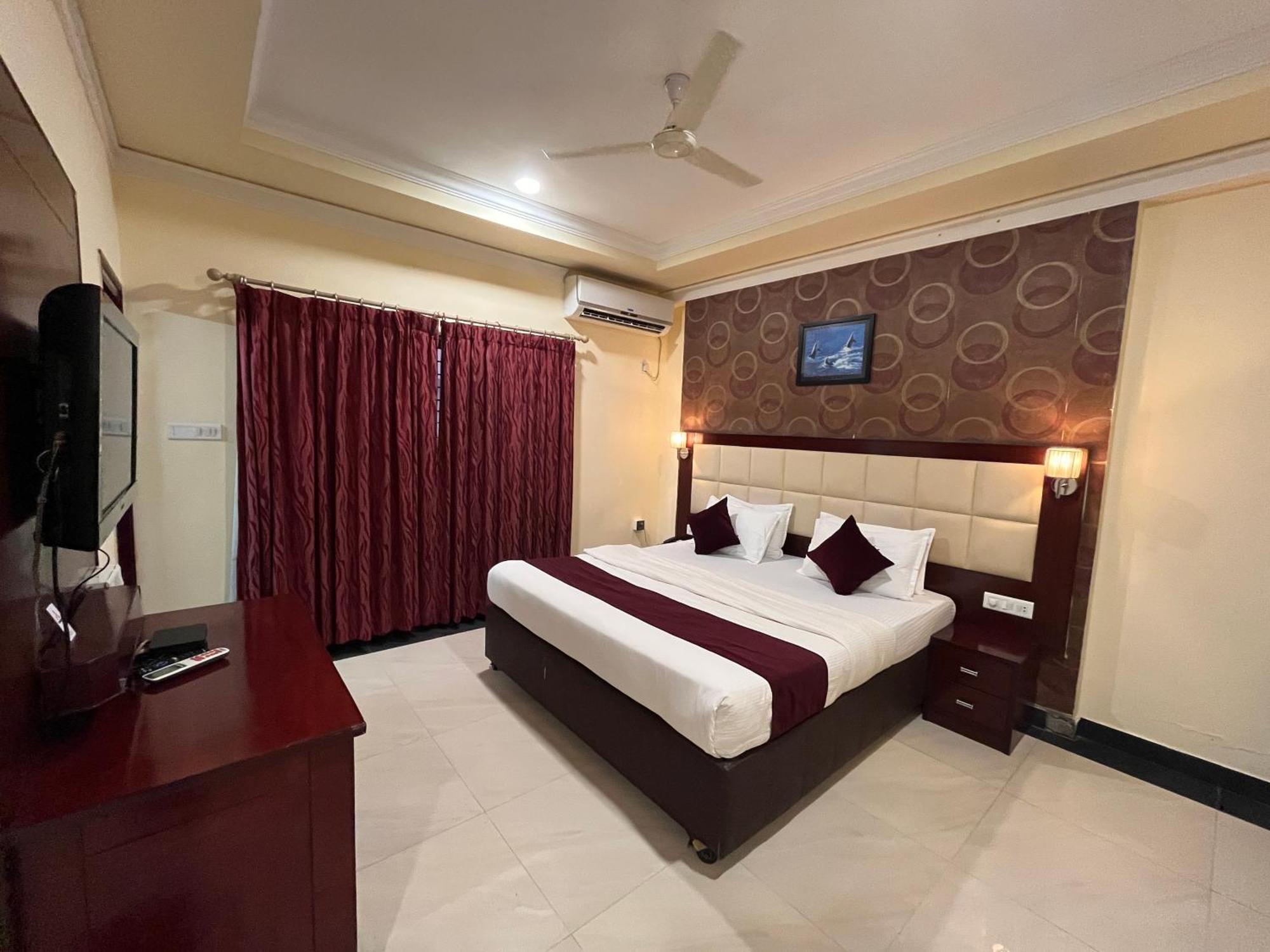 Ananya Comfortss Hospet Buitenkant foto