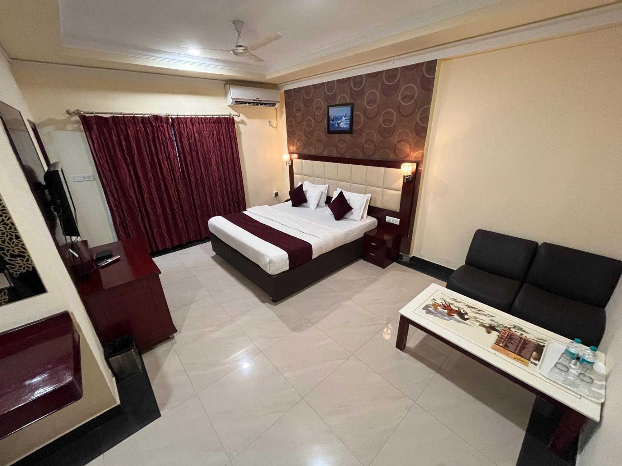 Ananya Comfortss Hospet Buitenkant foto