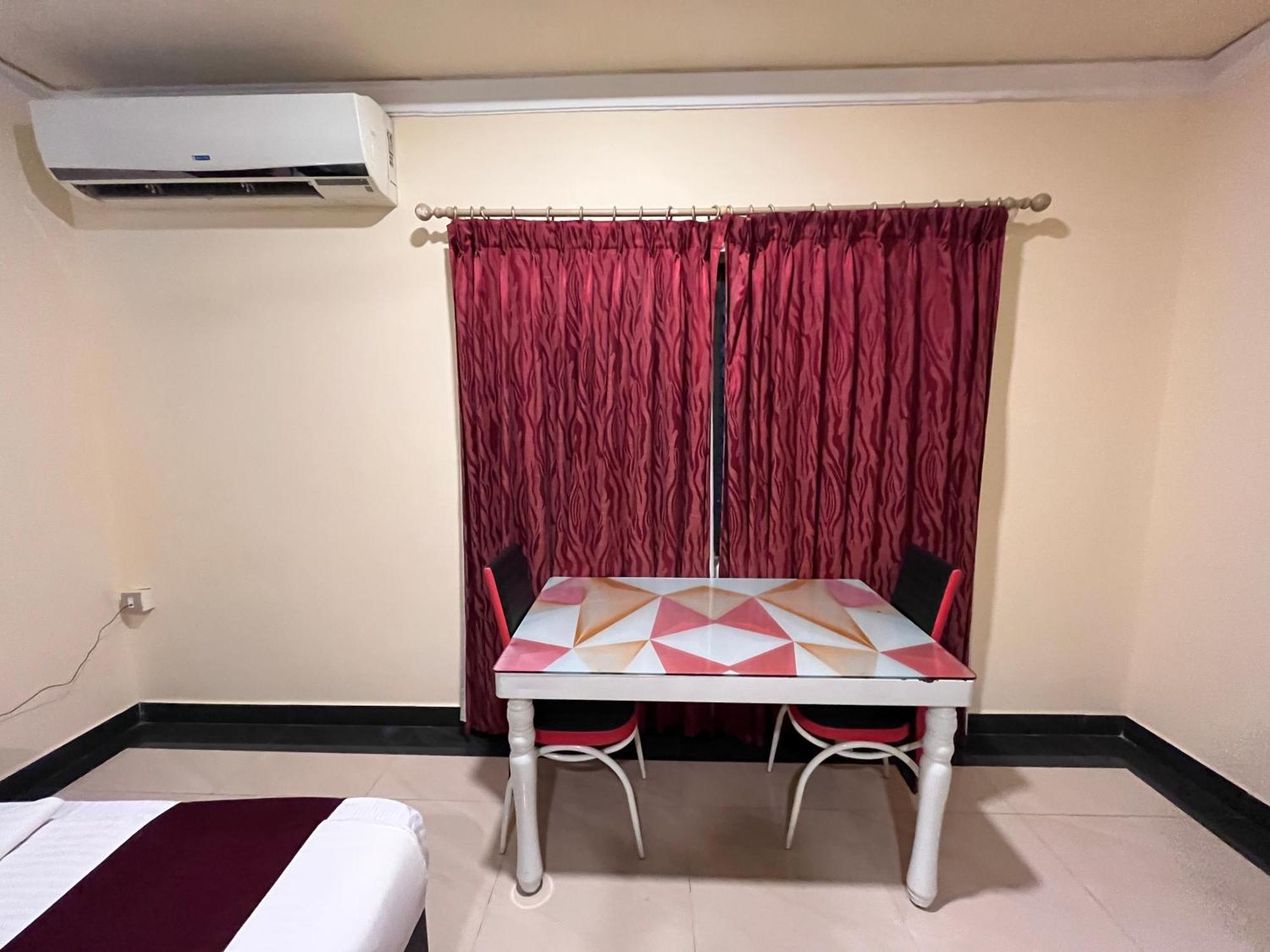 Ananya Comfortss Hospet Buitenkant foto