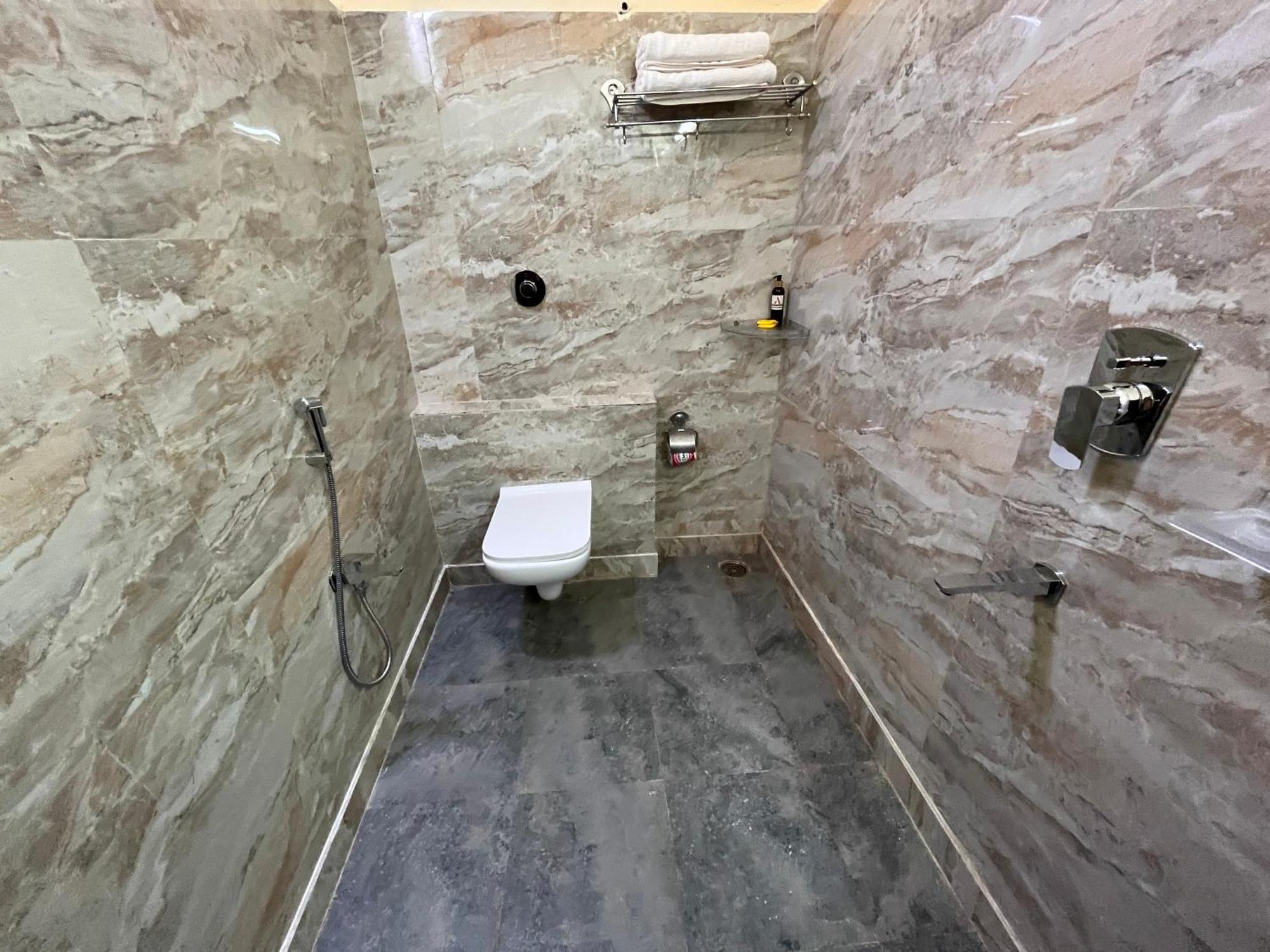 Ananya Comfortss Hospet Buitenkant foto