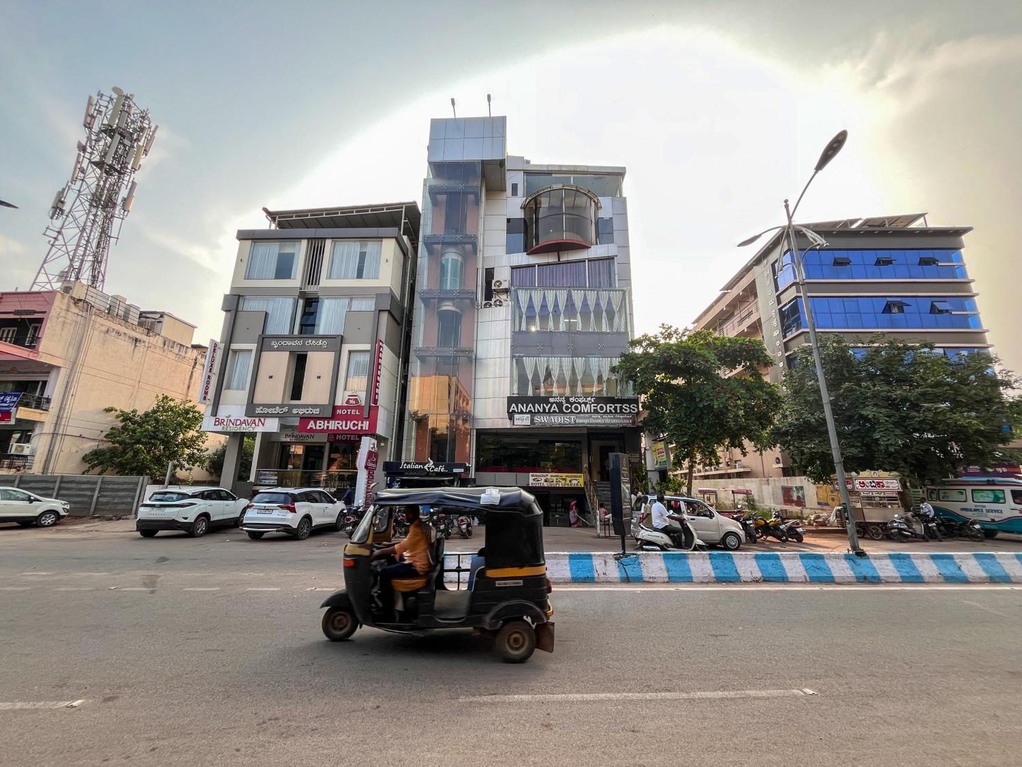 Ananya Comfortss Hospet Buitenkant foto