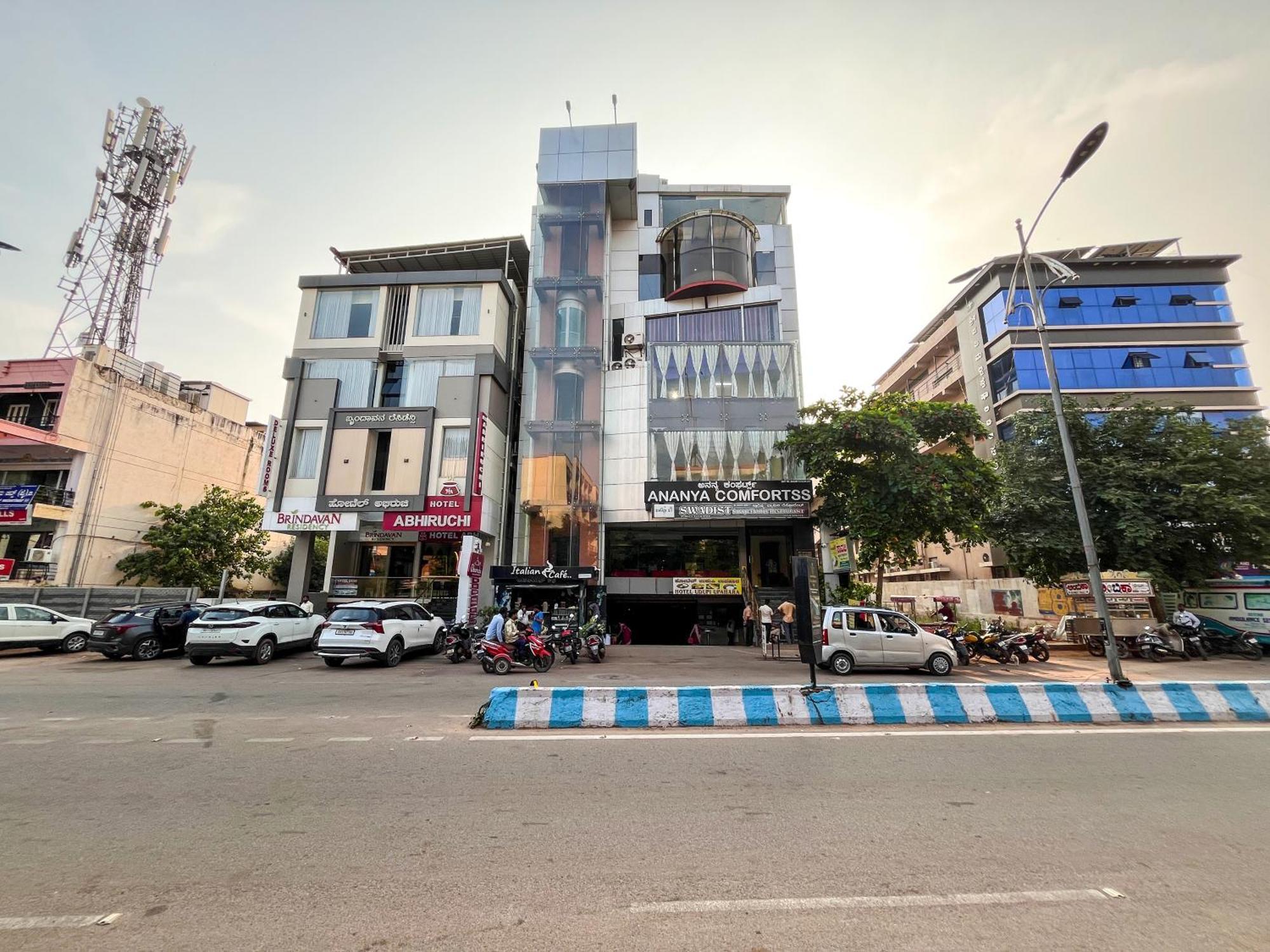 Ananya Comfortss Hospet Buitenkant foto